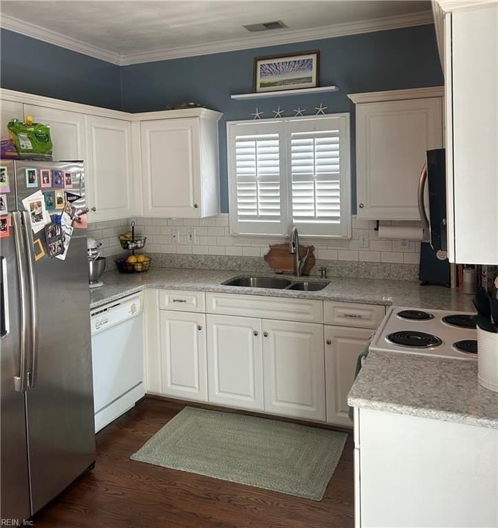 2201 Leeway Ct - Photo 3 of 22