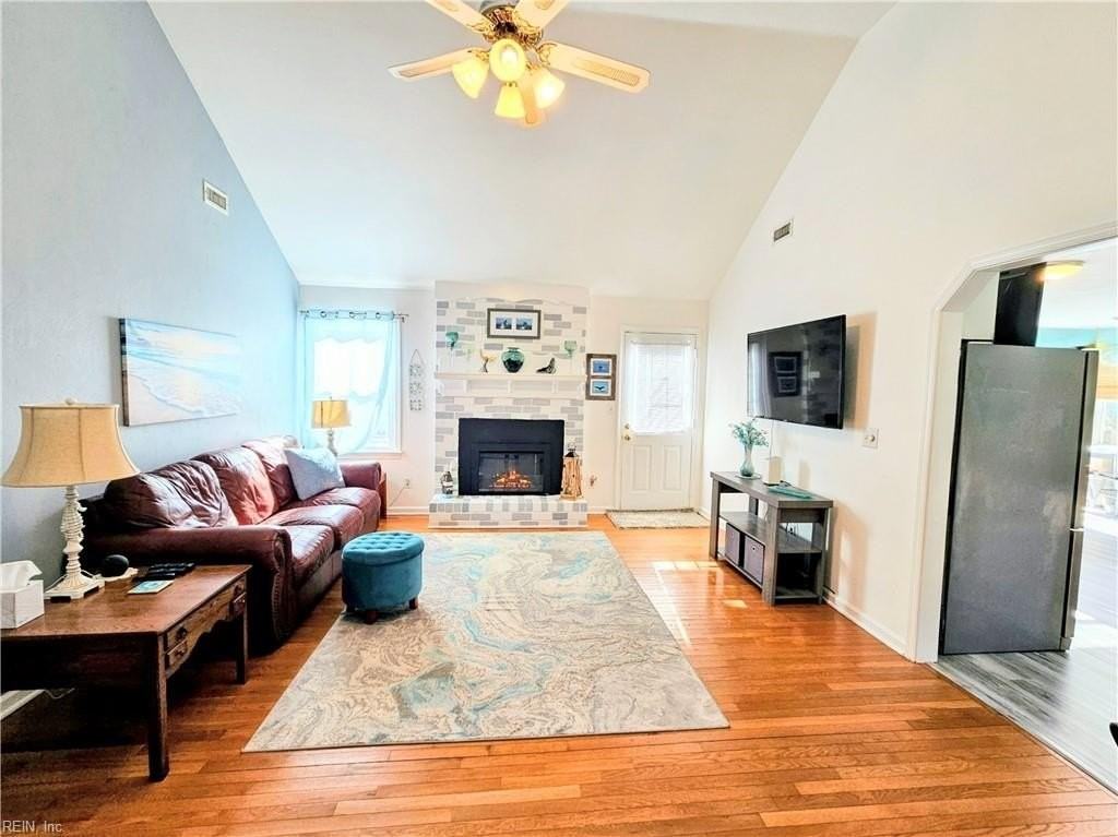 3912 Balboa Cres - Photo 5 of 48