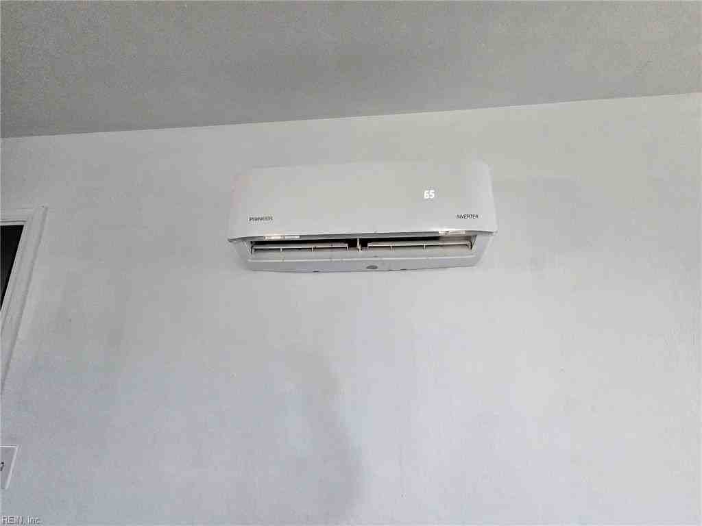 1026 Little Bay Ave #3 - Photo 3 of 15