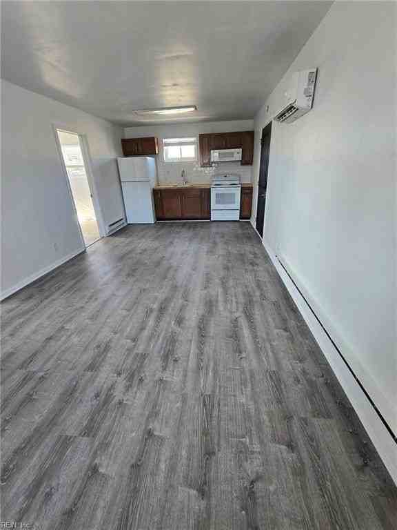 1026 Little Bay Ave #3 - Photo 4 of 15