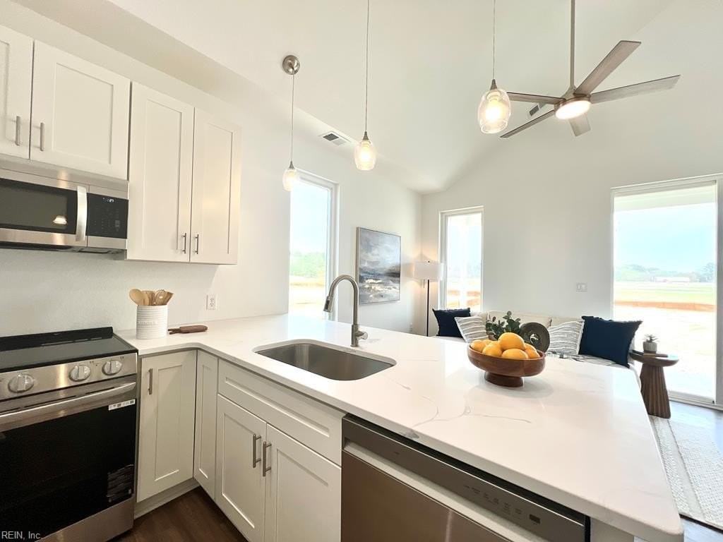 Tower Hill Cir - Photo 3 of 19