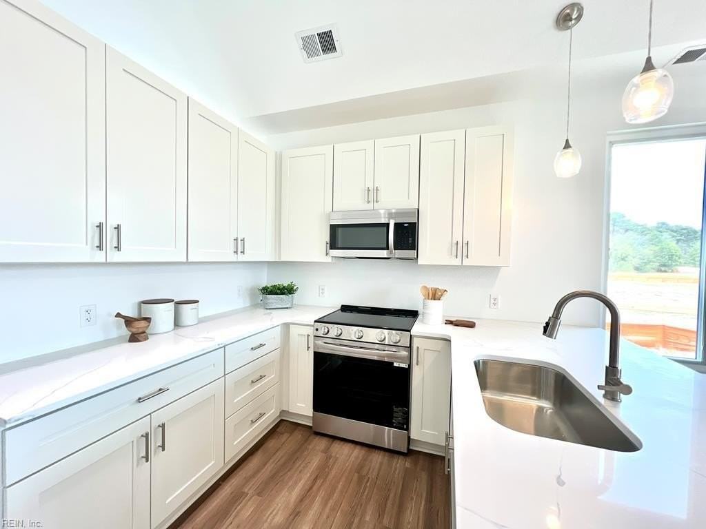 Tower Hill Cir - Photo 5 of 19