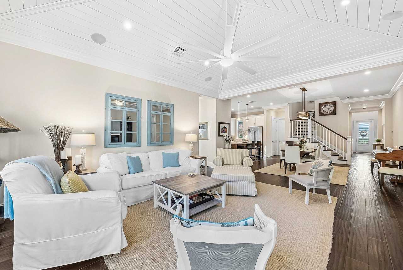 120 Grove Way - Photo 3 of 43