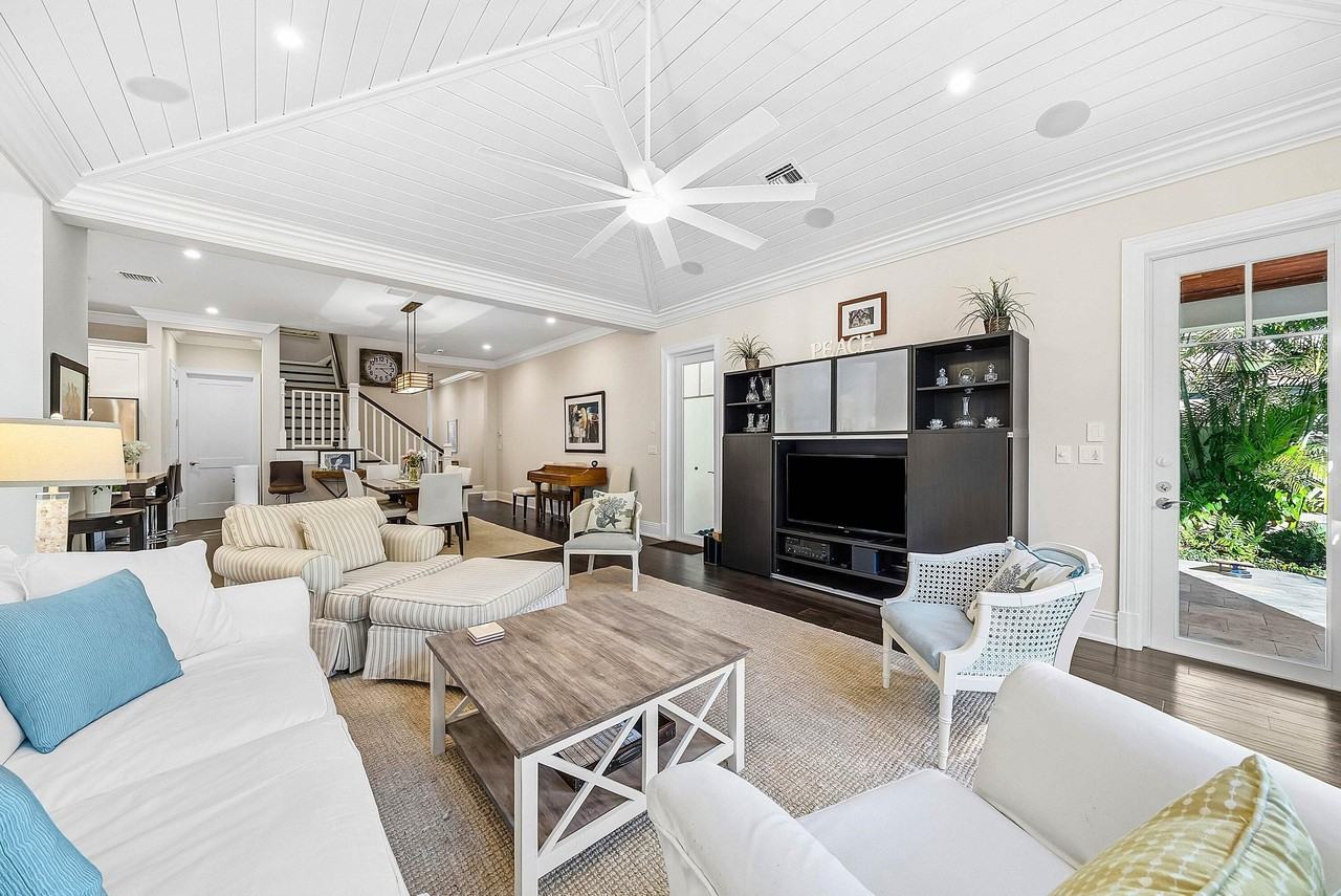 120 Grove Way - Photo 5 of 43