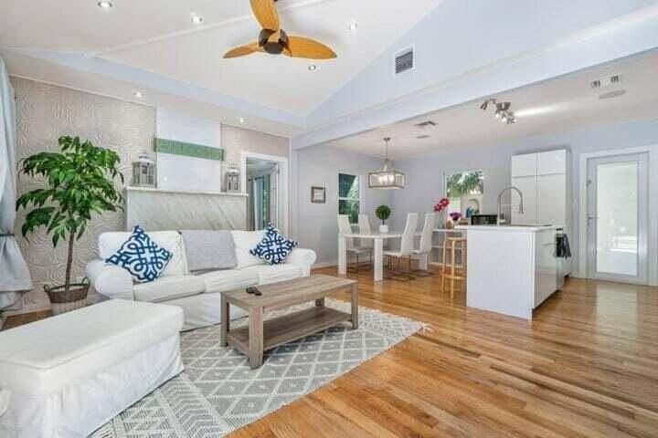 11 Sw 4th St - Photo 3 of 27