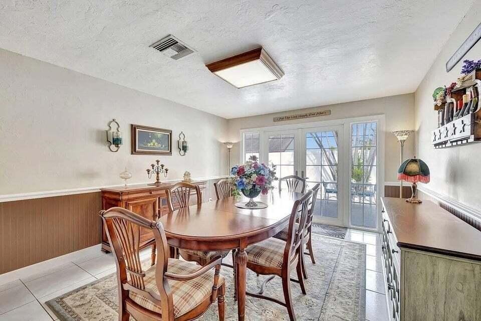 7187 Thompson Rd - Photo 6 of 18