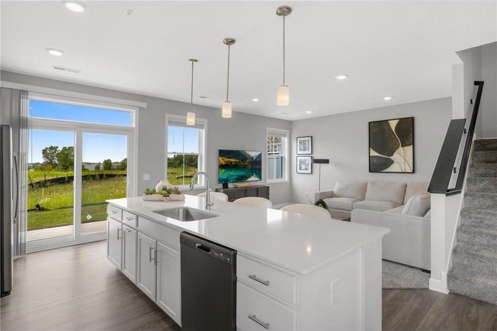 9281 4th St N - Photo 7 of 34