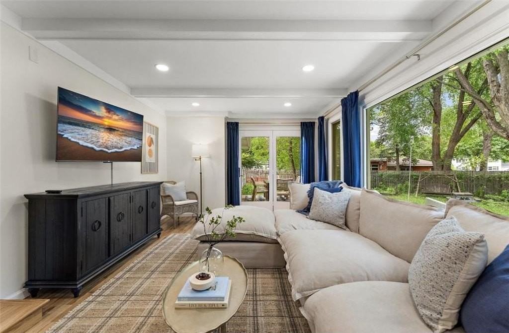 1424 Vista Ln - Photo 7 of 25