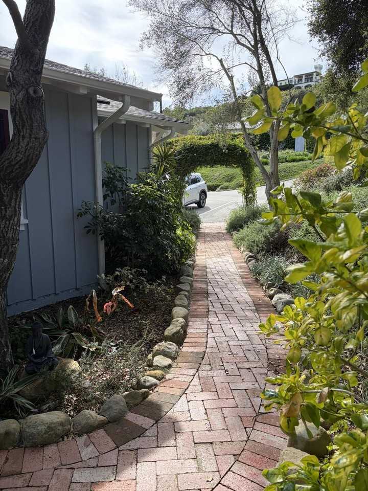 60 Crestview Ln - Photo 7 of 9