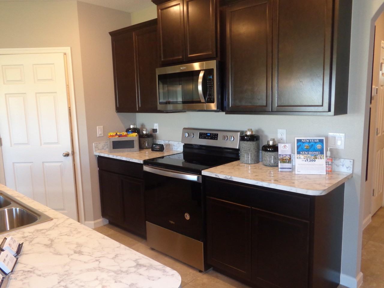 411 Cougar St - Photo 2 of 50