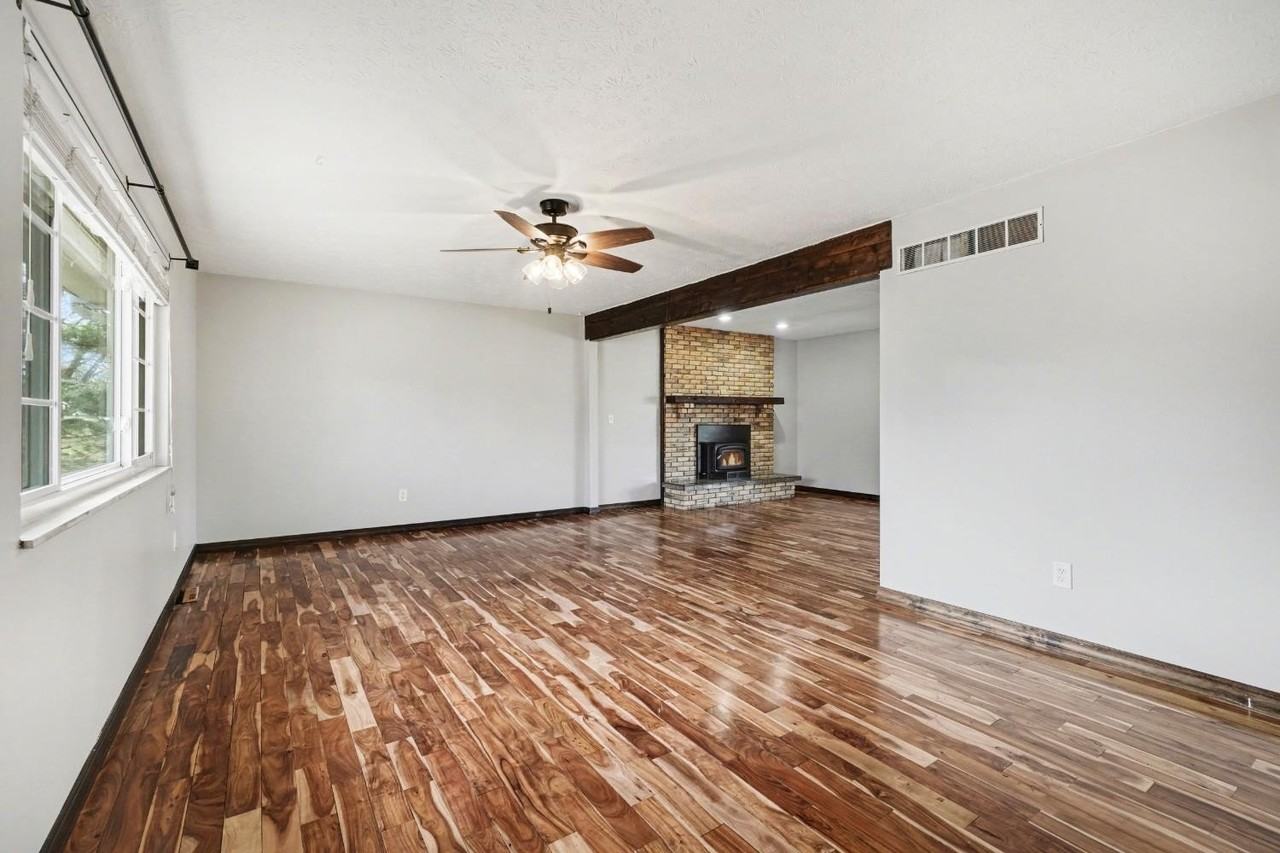 24981 Stateline Rd - Photo 3 of 25