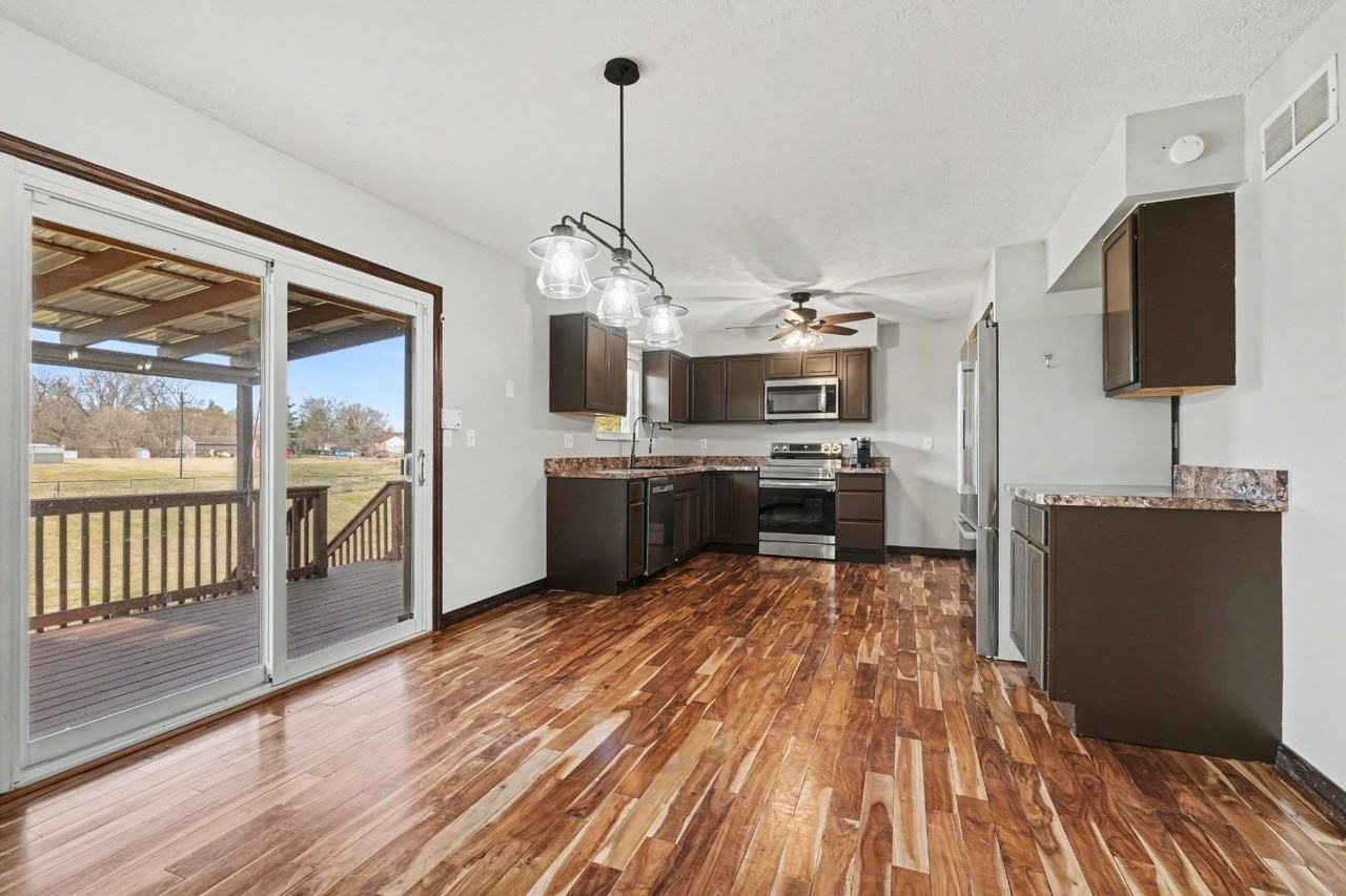 24981 Stateline Rd - Photo 5 of 25