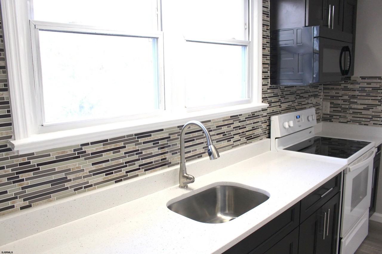 104 Minnetonka Ave - Photo 4 of 13