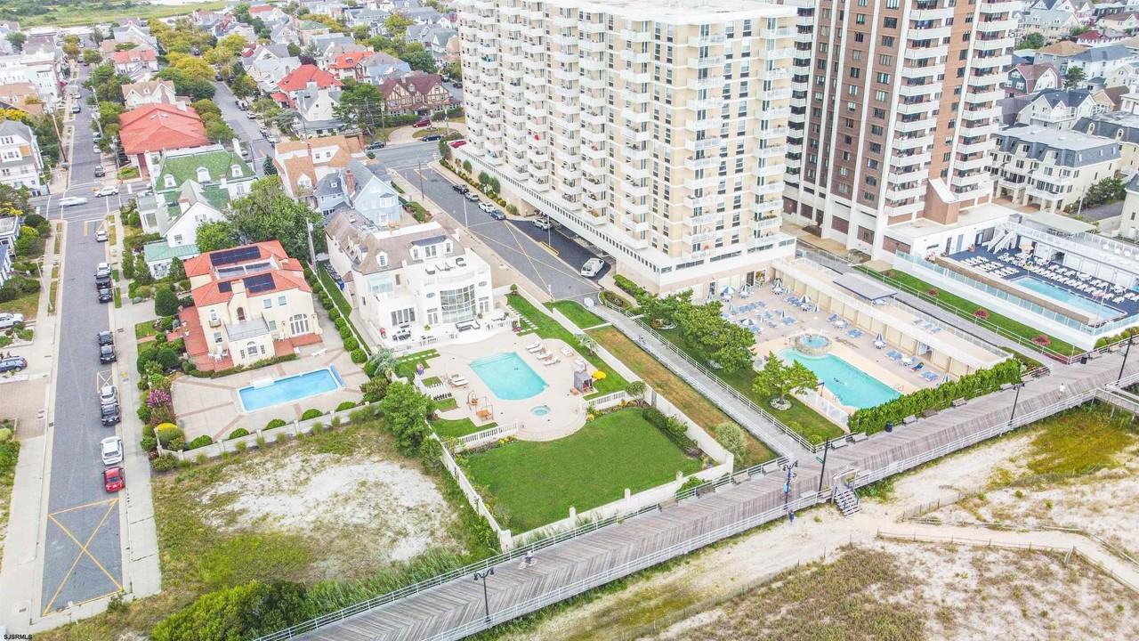 118 S Plaza Pl - Photo 3 of 34