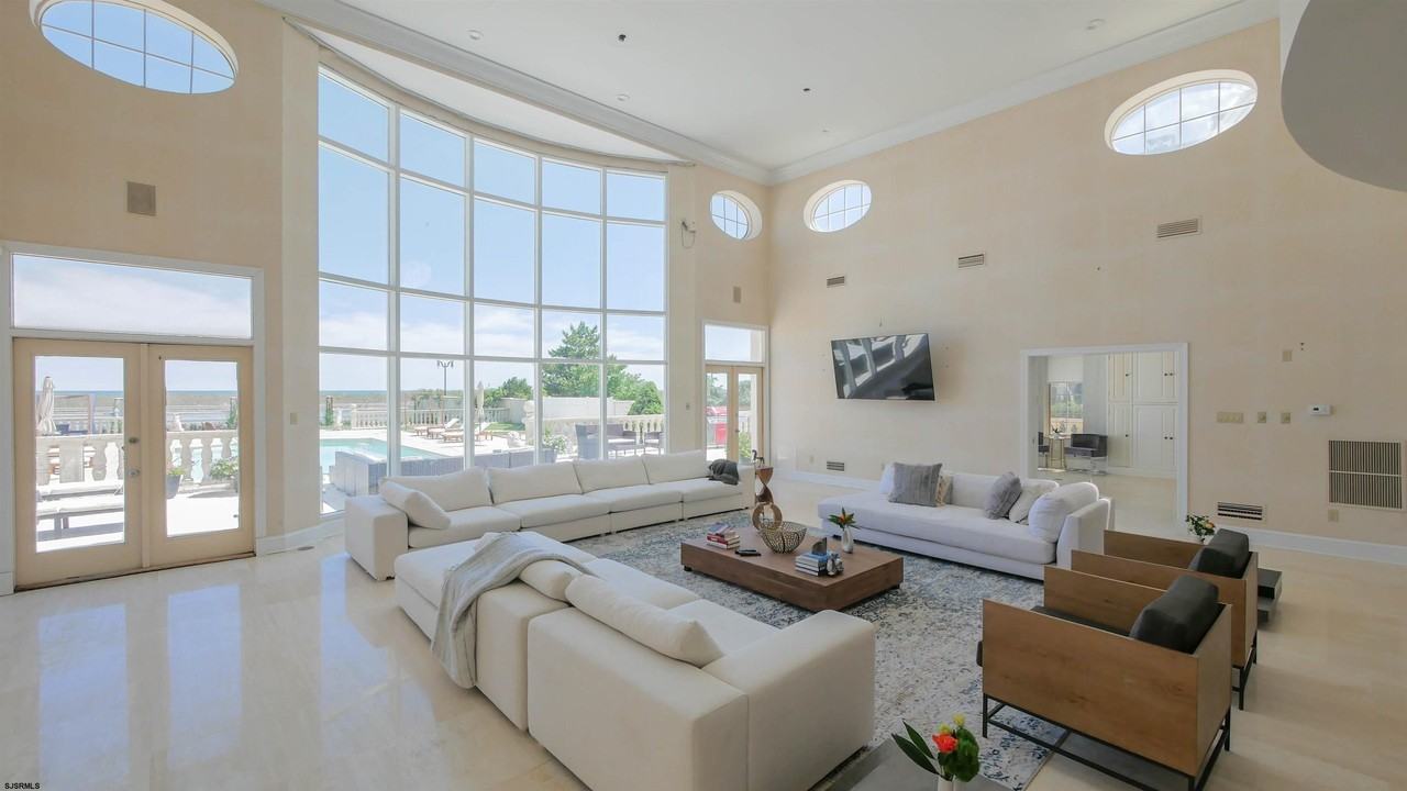 118 S Plaza Pl - Photo 7 of 34