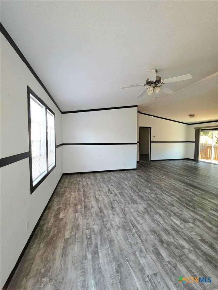 1051 Tamarack Dr - Photo 2 of 8