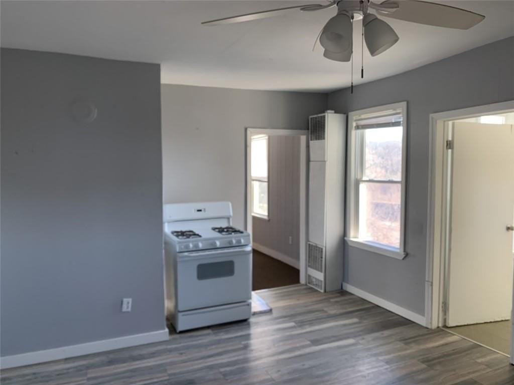 25 Laundry St Apt 2 - Photo 2 of 8