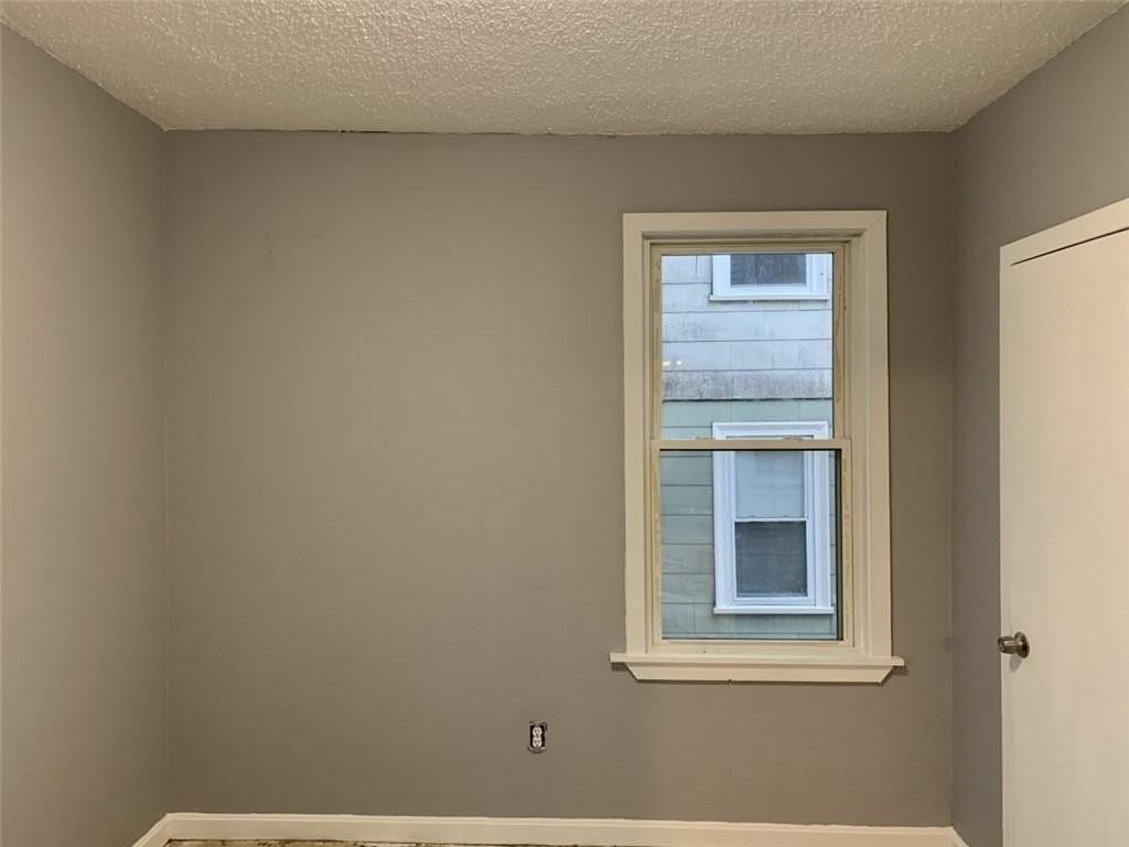 25 Laundry St Apt 2 - Photo 4 of 8