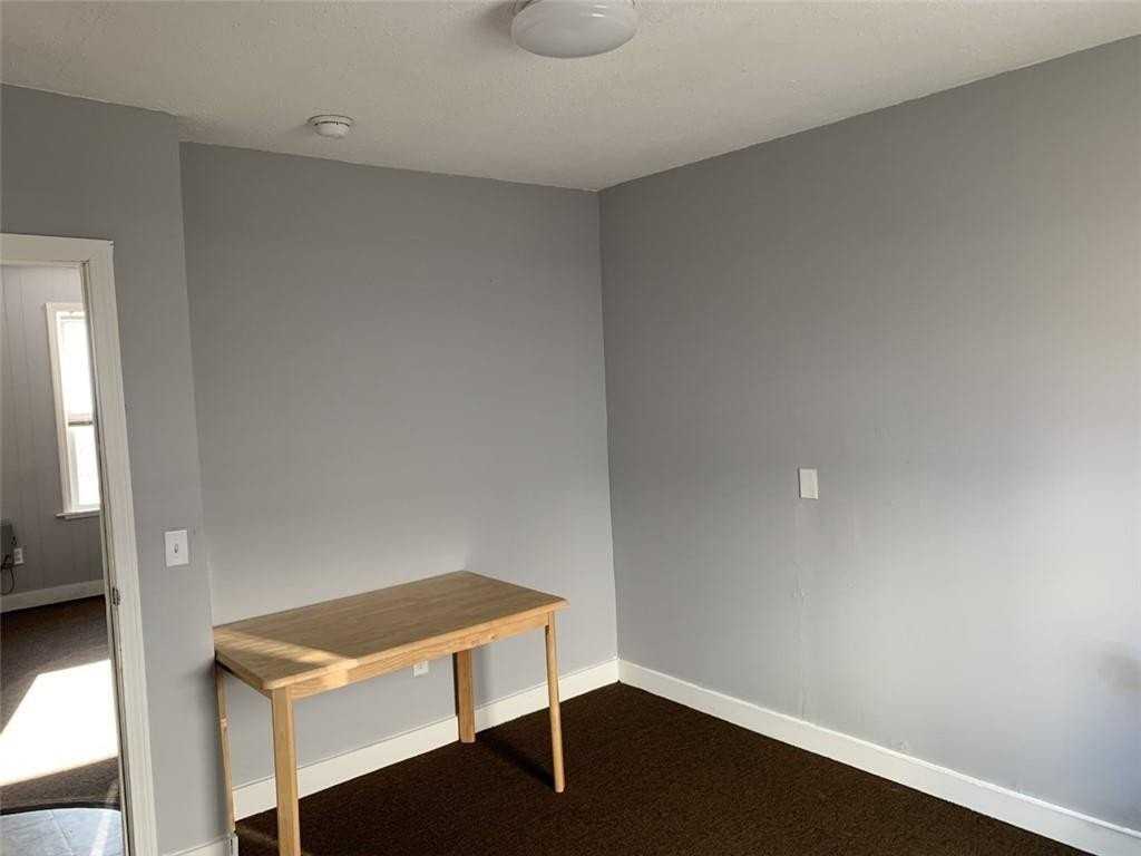 25 Laundry St Apt 2 - Photo 6 of 8