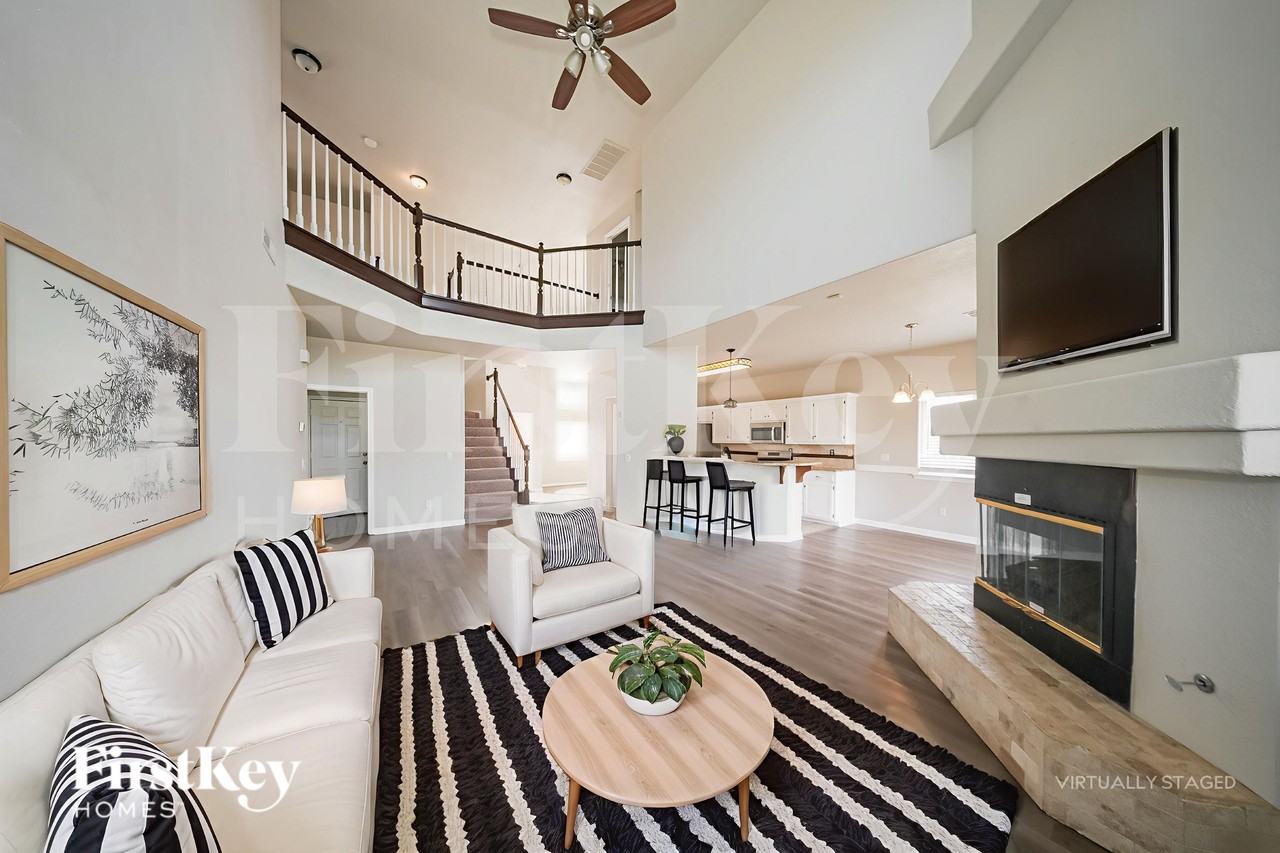 1817 Nw 173rd St - Photo 3 of 19