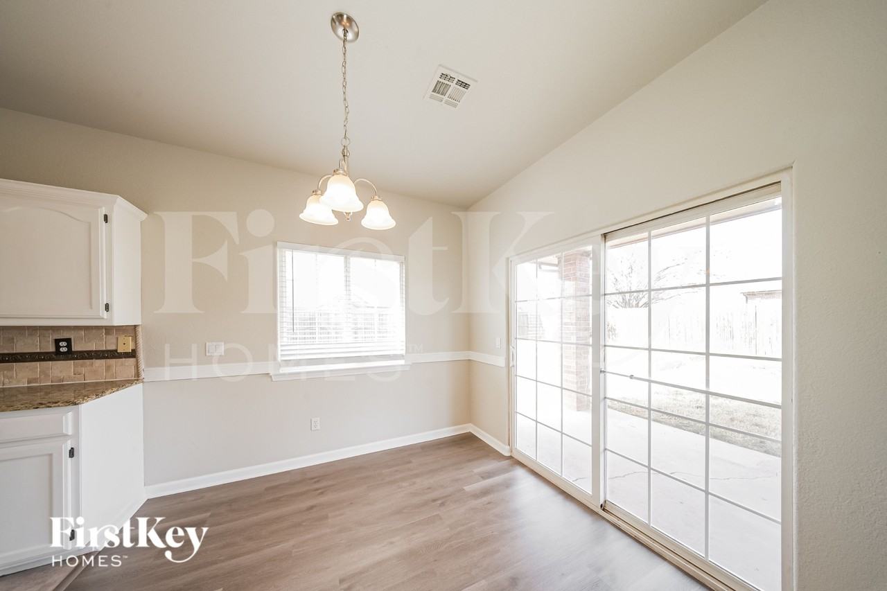 1817 Nw 173rd St - Photo 4 of 19