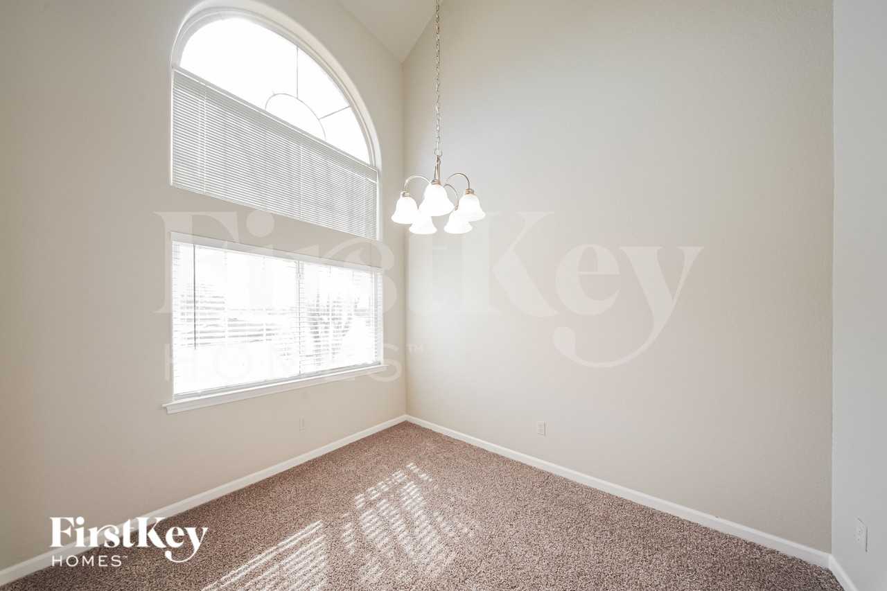 1817 Nw 173rd St - Photo 6 of 19