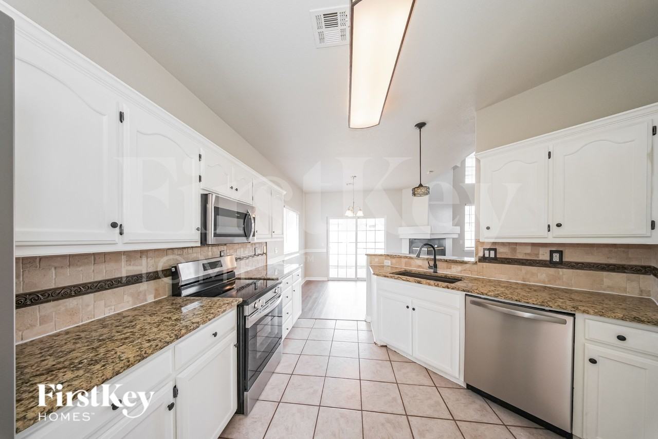 1817 Nw 173rd St - Photo 7 of 19