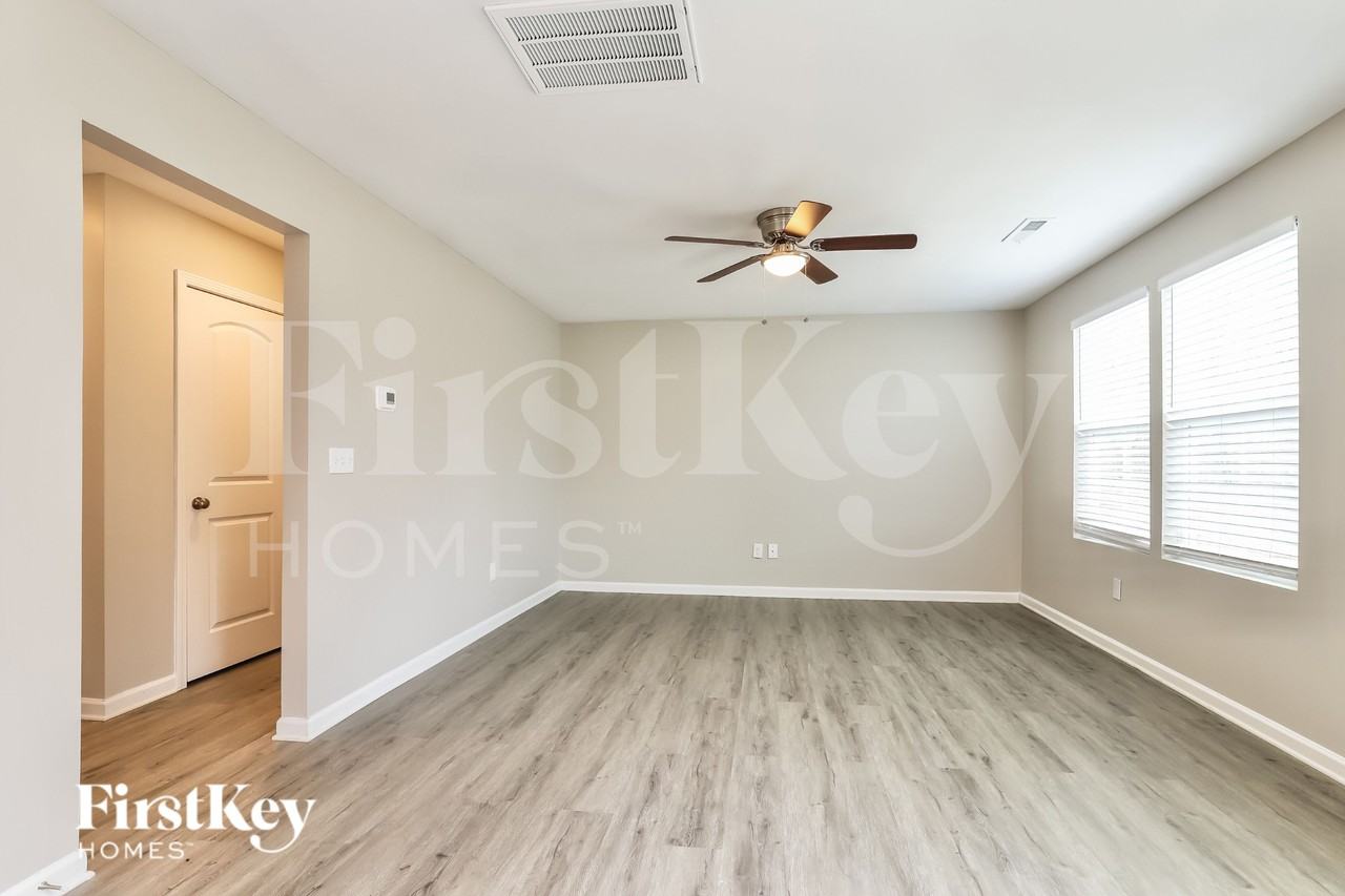 217 Focus Ln - Photo 3 of 19