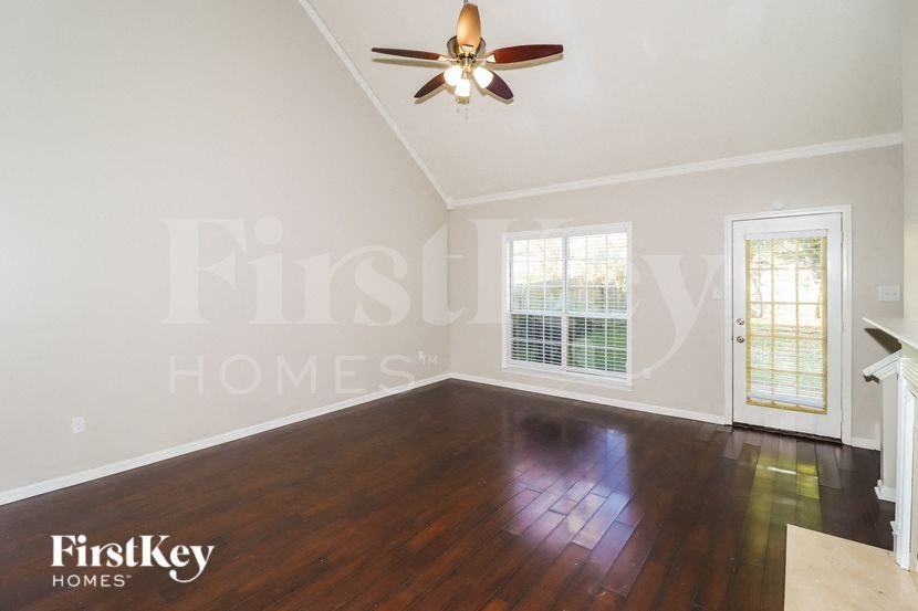 8668 Pantherburn Cir N - Photo 3 of 15