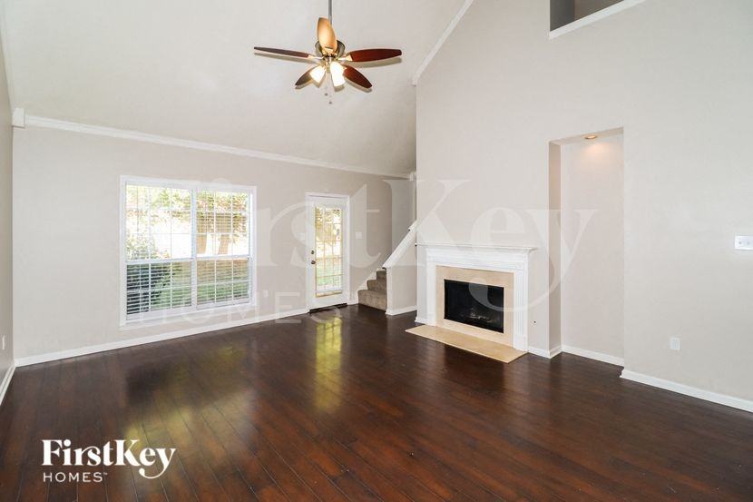 8668 Pantherburn Cir N - Photo 4 of 15