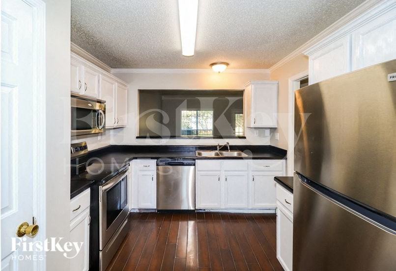 8668 Pantherburn Cir N - Photo 7 of 15