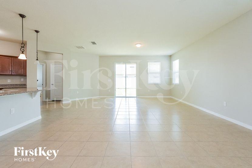 1511 Angler Ave - Photo 2 of 15