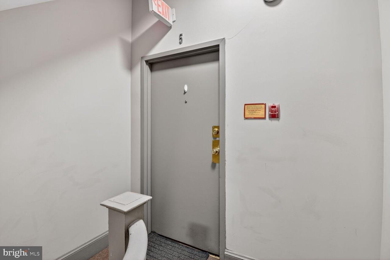 1648 Park Rd Nw Apt 5 - Photo 2 of 15