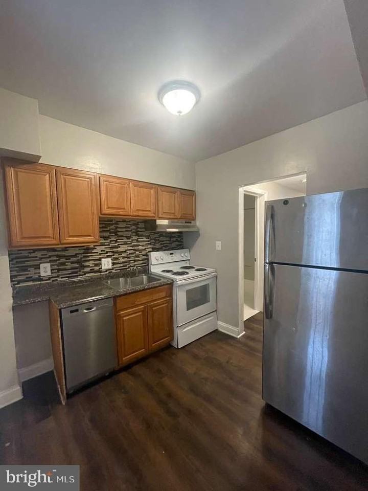 2830 R St Se - Photo 3 of 14