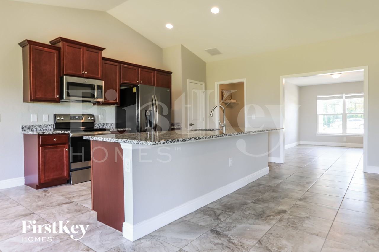 282 Franca St - Photo 6 of 15