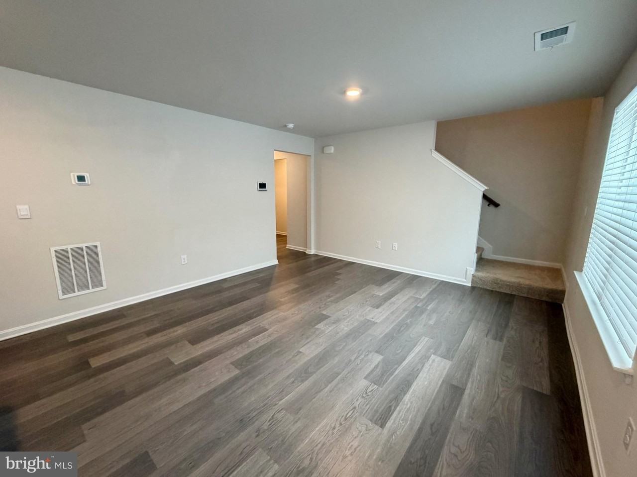 633 Currant Cir - Photo 6 of 39