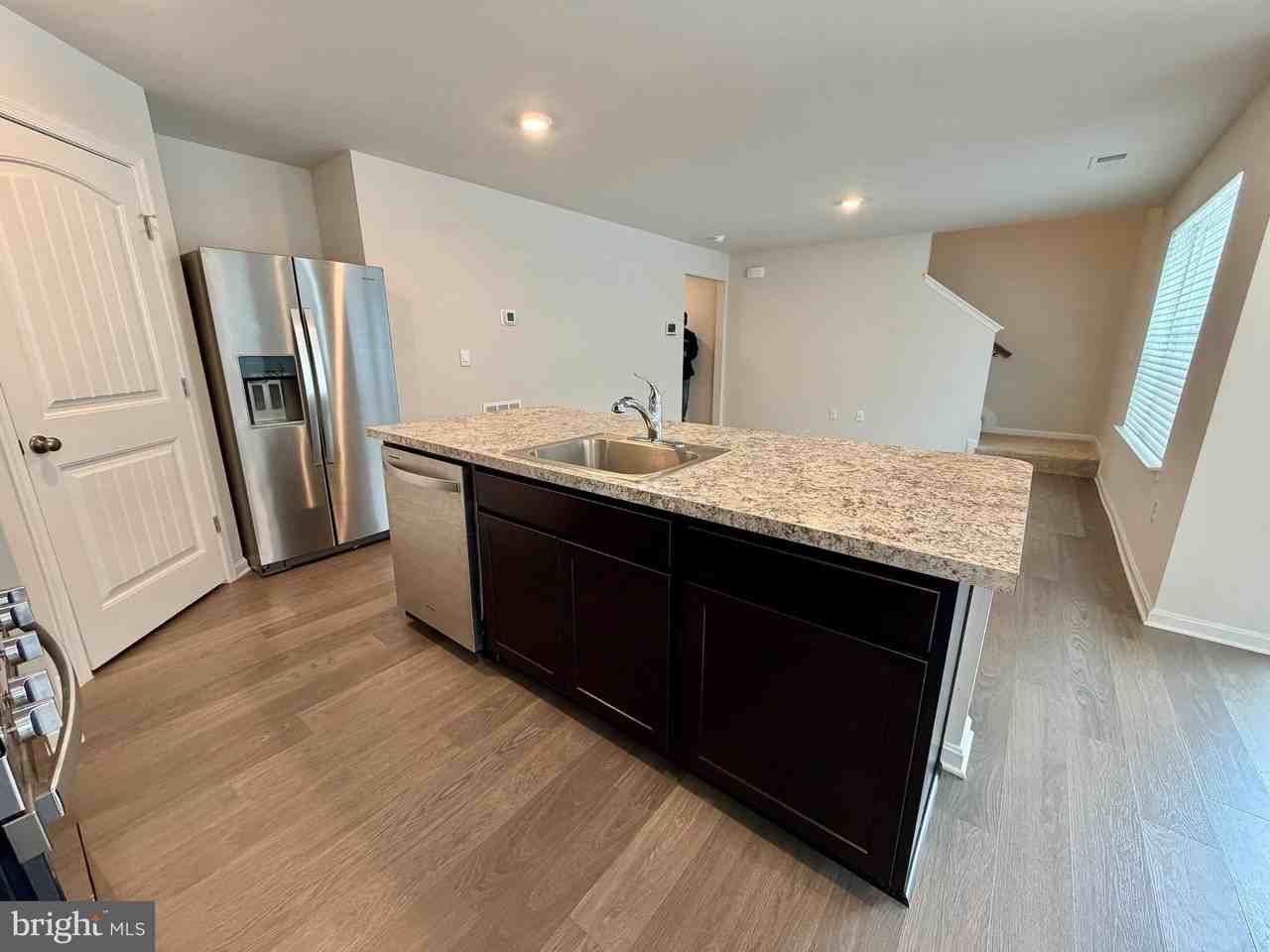 633 Currant Cir - Photo 7 of 39