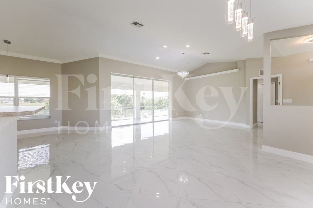 530 Ne 15th Ter - Photo 5 of 15