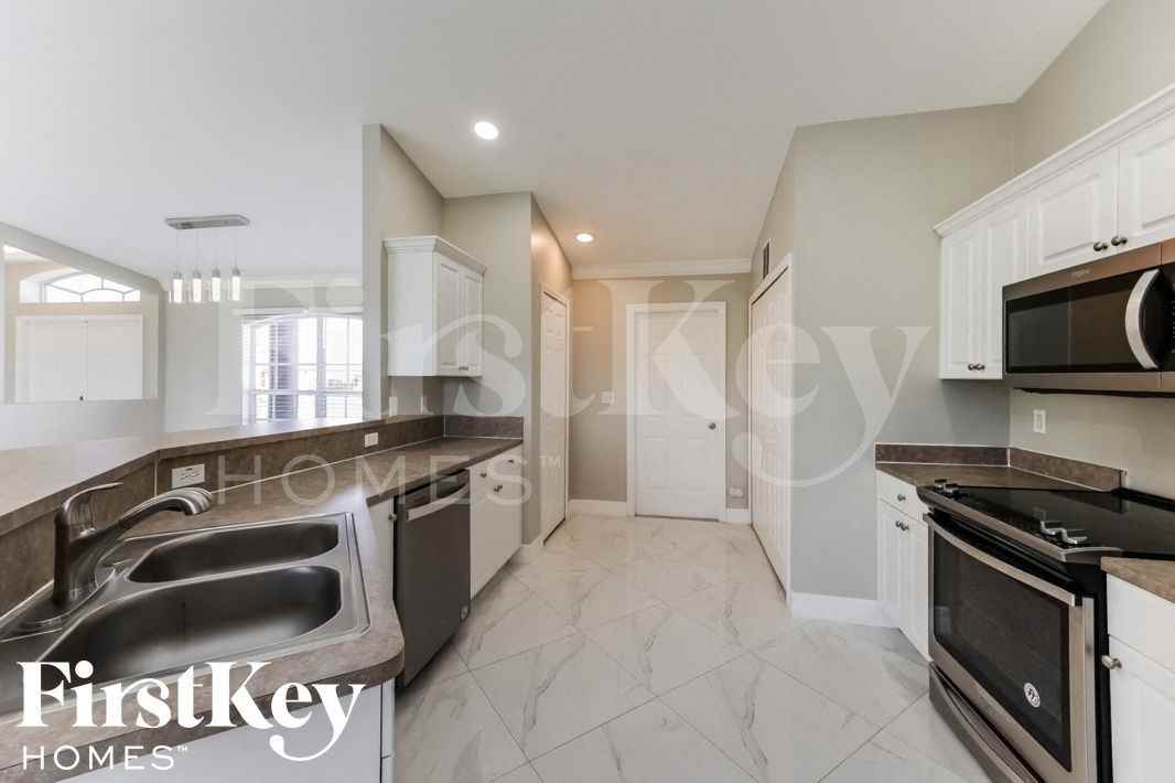 530 Ne 15th Ter - Photo 6 of 15