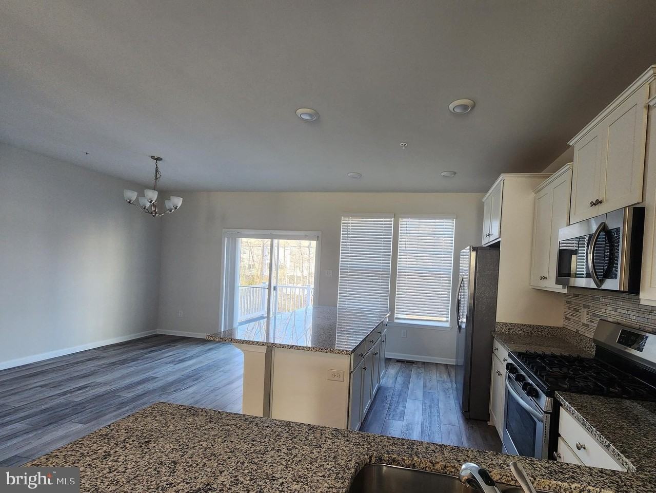 1160 Sicily Ln - Photo 3 of 8