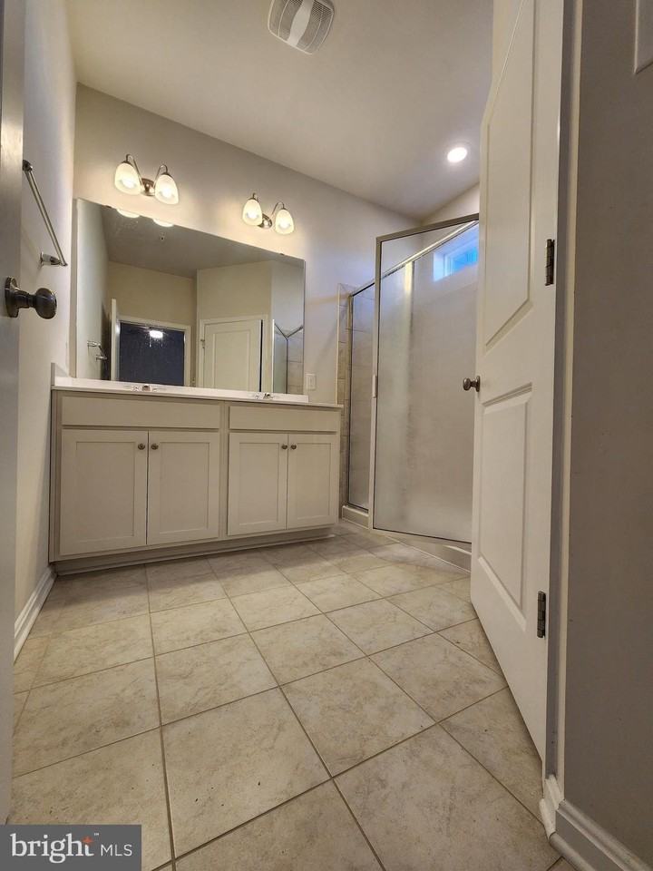 1160 Sicily Ln - Photo 6 of 8