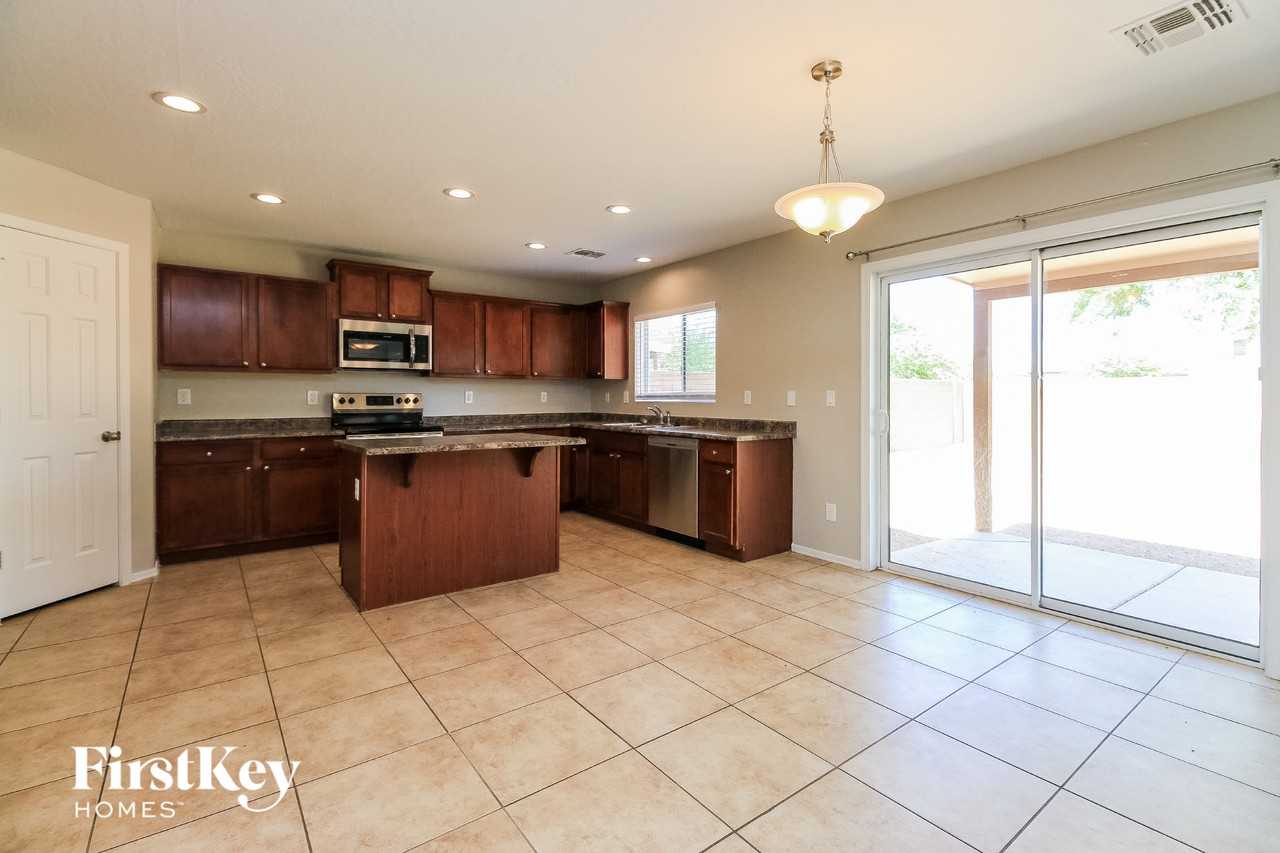 28183 N Superior Rd - Photo 4 of 15