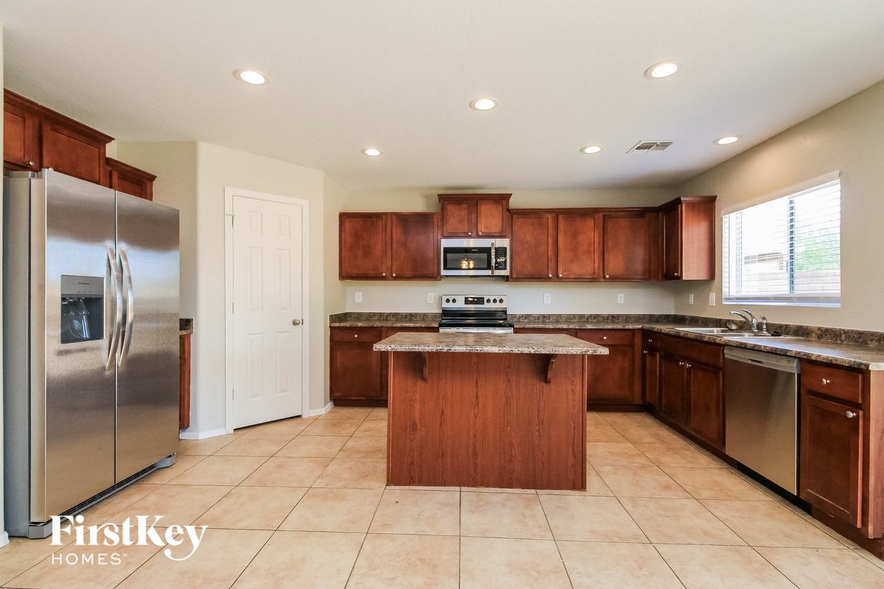 28183 N Superior Rd - Photo 5 of 15