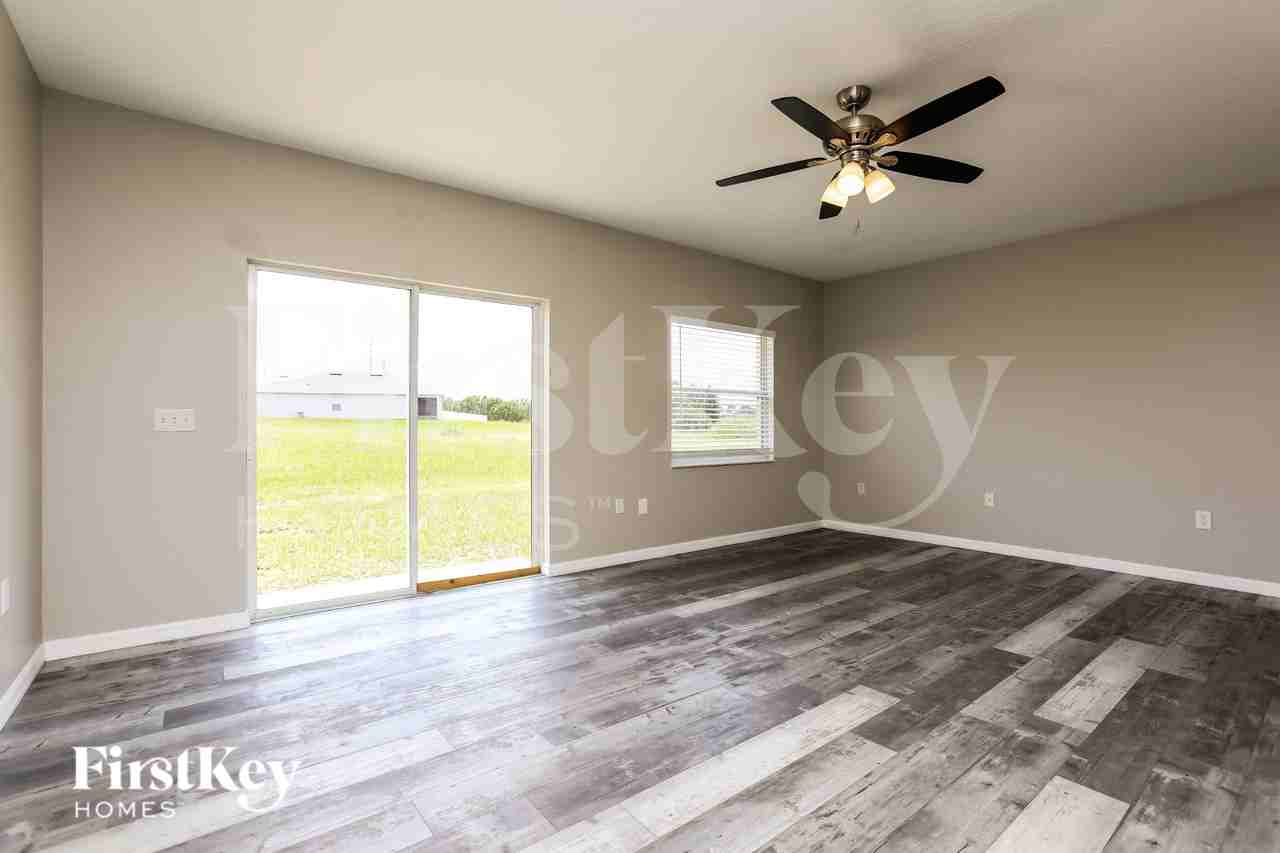 939 Cumberland Dr - Photo 2 of 16