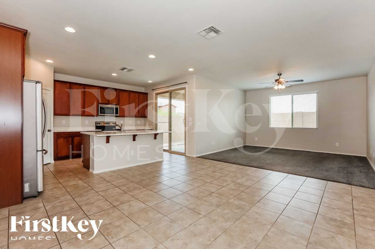 7936 E Butte St - Photo 2 of 16