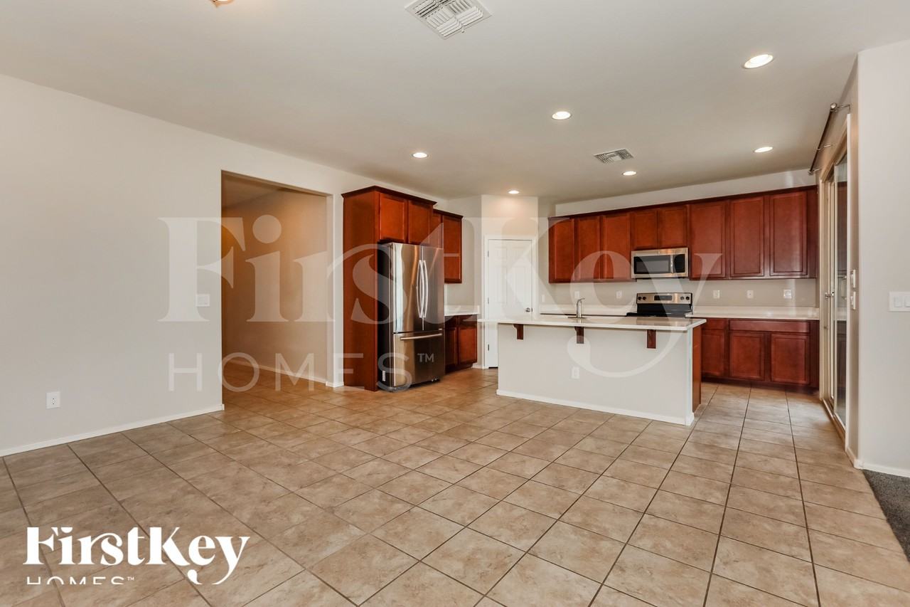 7936 E Butte St - Photo 5 of 16