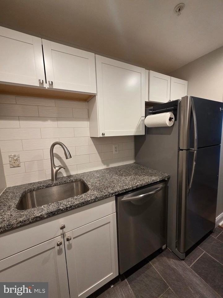 28 Allegheny Ave Apt 1106 - Photo 3 of 26