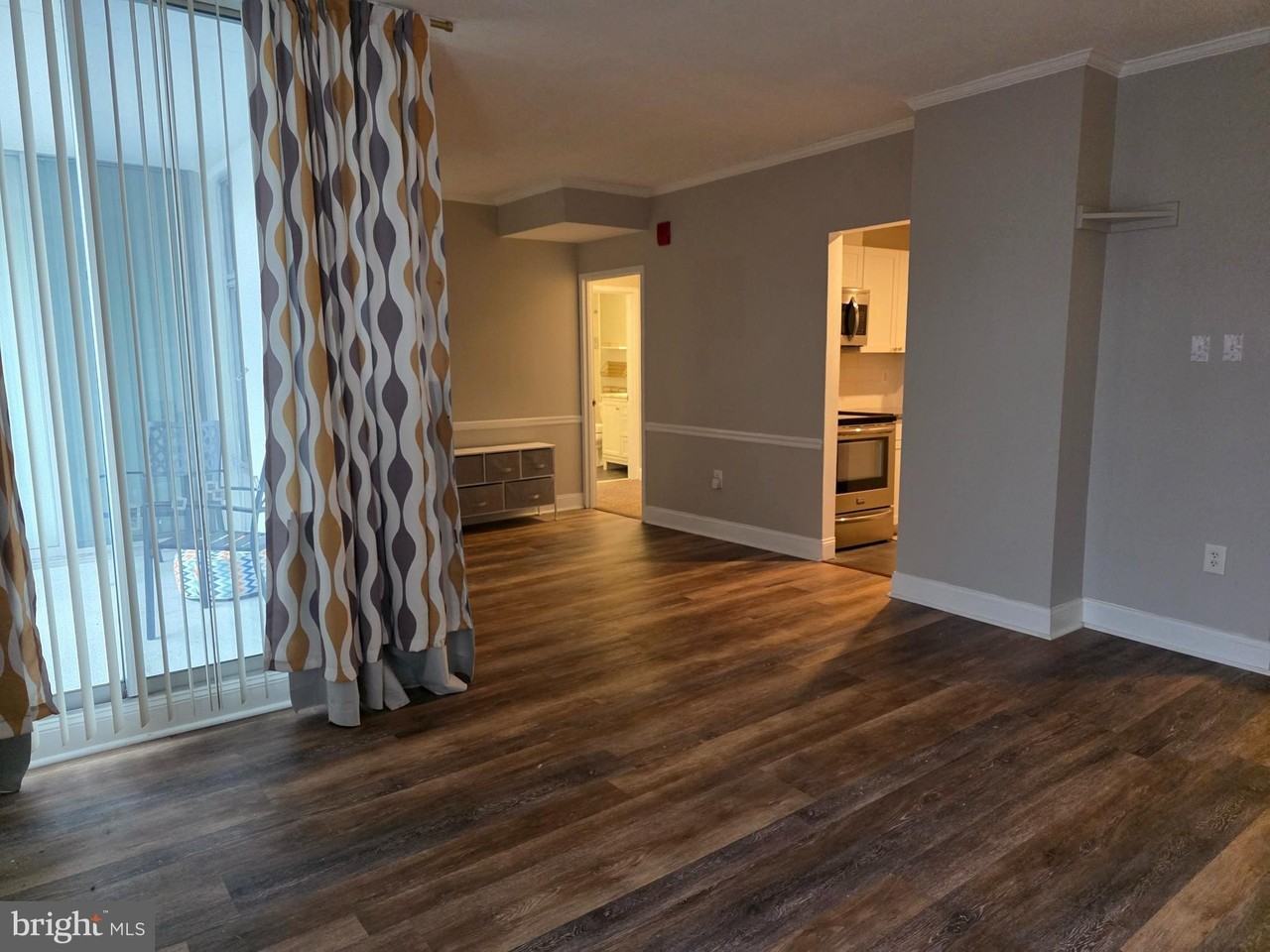 28 Allegheny Ave Apt 1106 - Photo 4 of 26