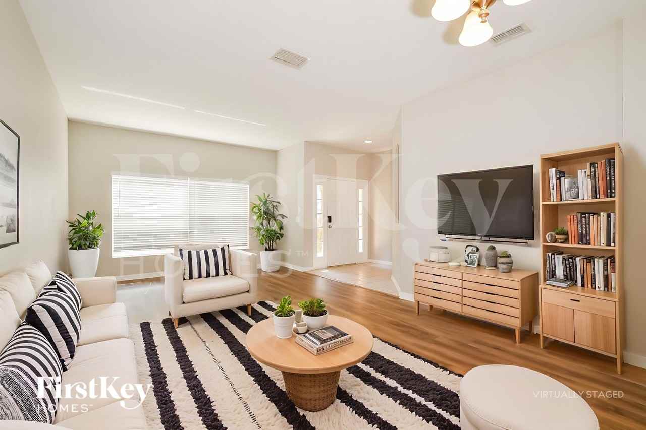 1242 Longville Cir - Photo 5 of 19