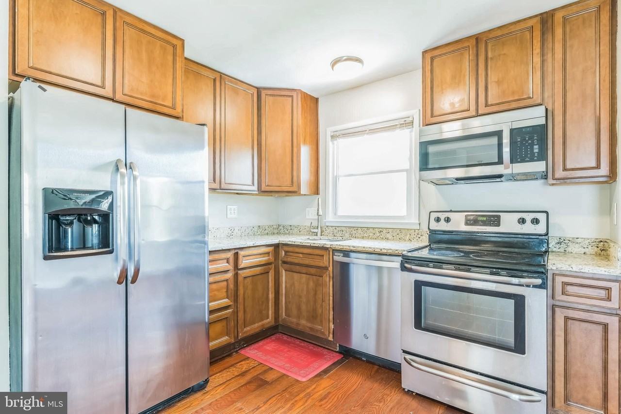 14 Greystone Cir - Photo 2 of 30